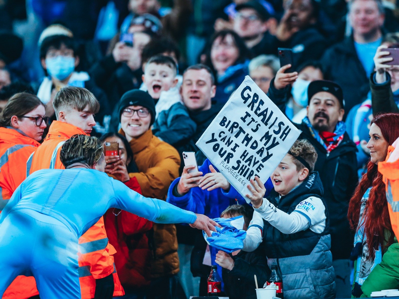 备受球迷关 备受球迷关